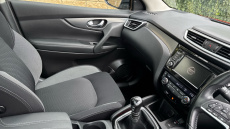 Nissan Qashqai 1.3 DiG-T N-Connecta 5dr Petrol Hatchback